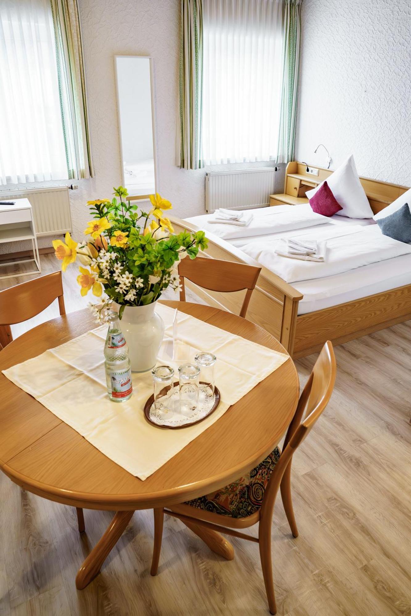 Landgasthof Ochsen Neresheim Bagian luar foto