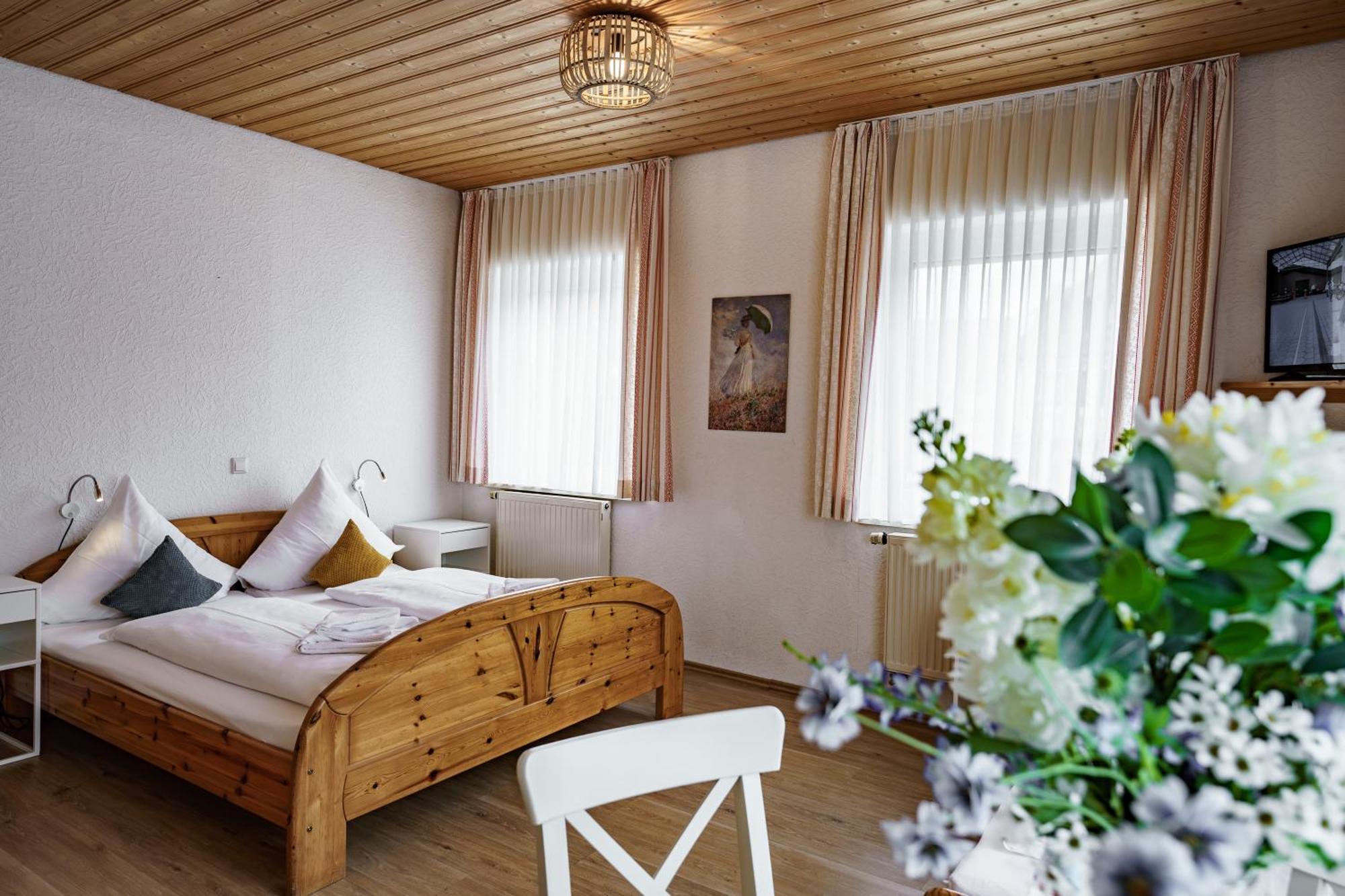Landgasthof Ochsen Neresheim Bagian luar foto