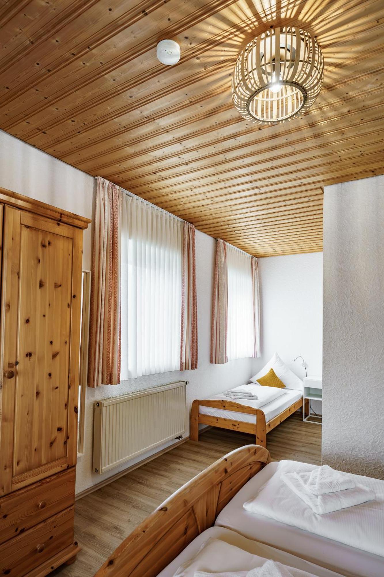 Landgasthof Ochsen Neresheim Bagian luar foto
