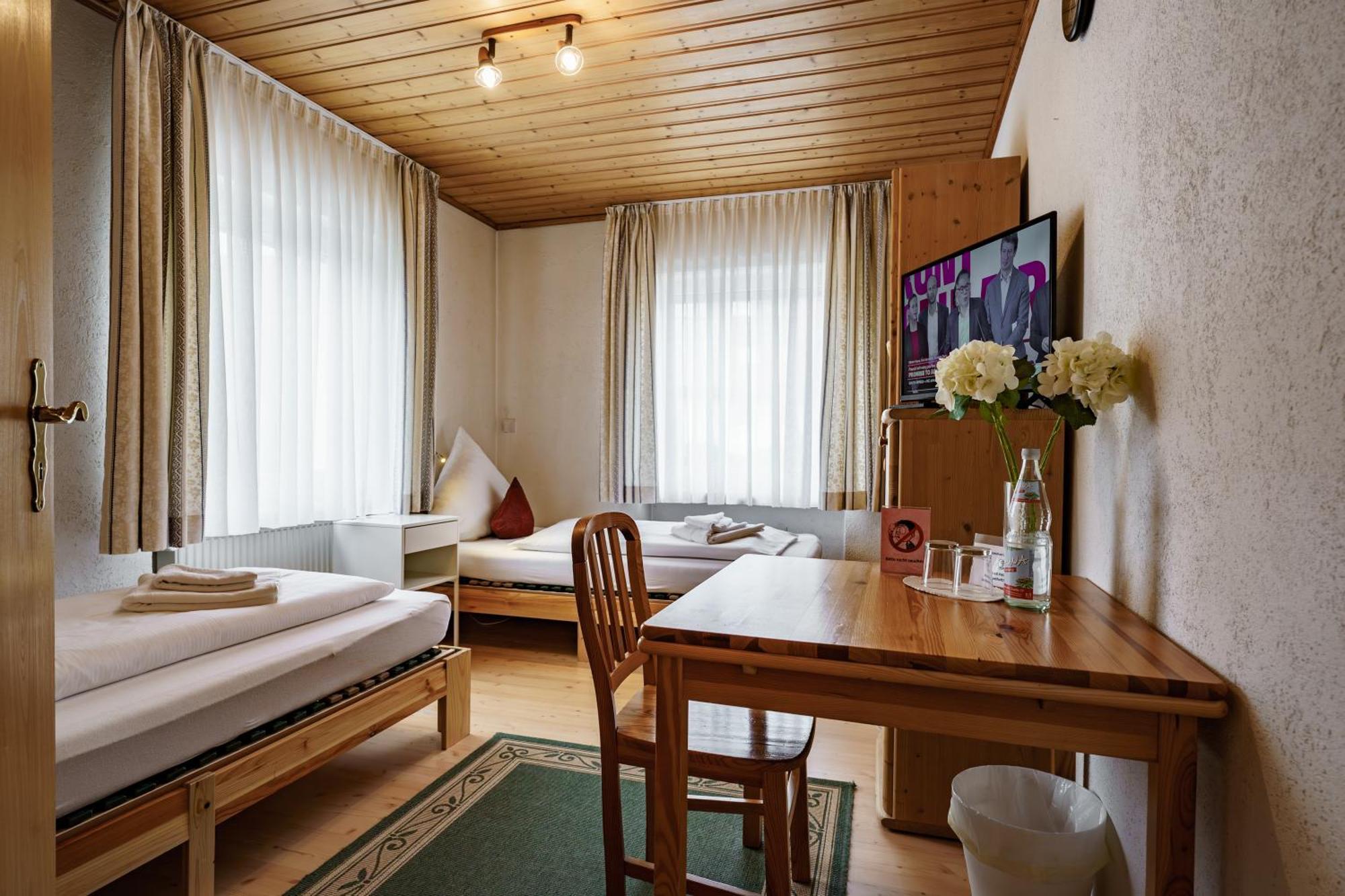 Landgasthof Ochsen Neresheim Bagian luar foto