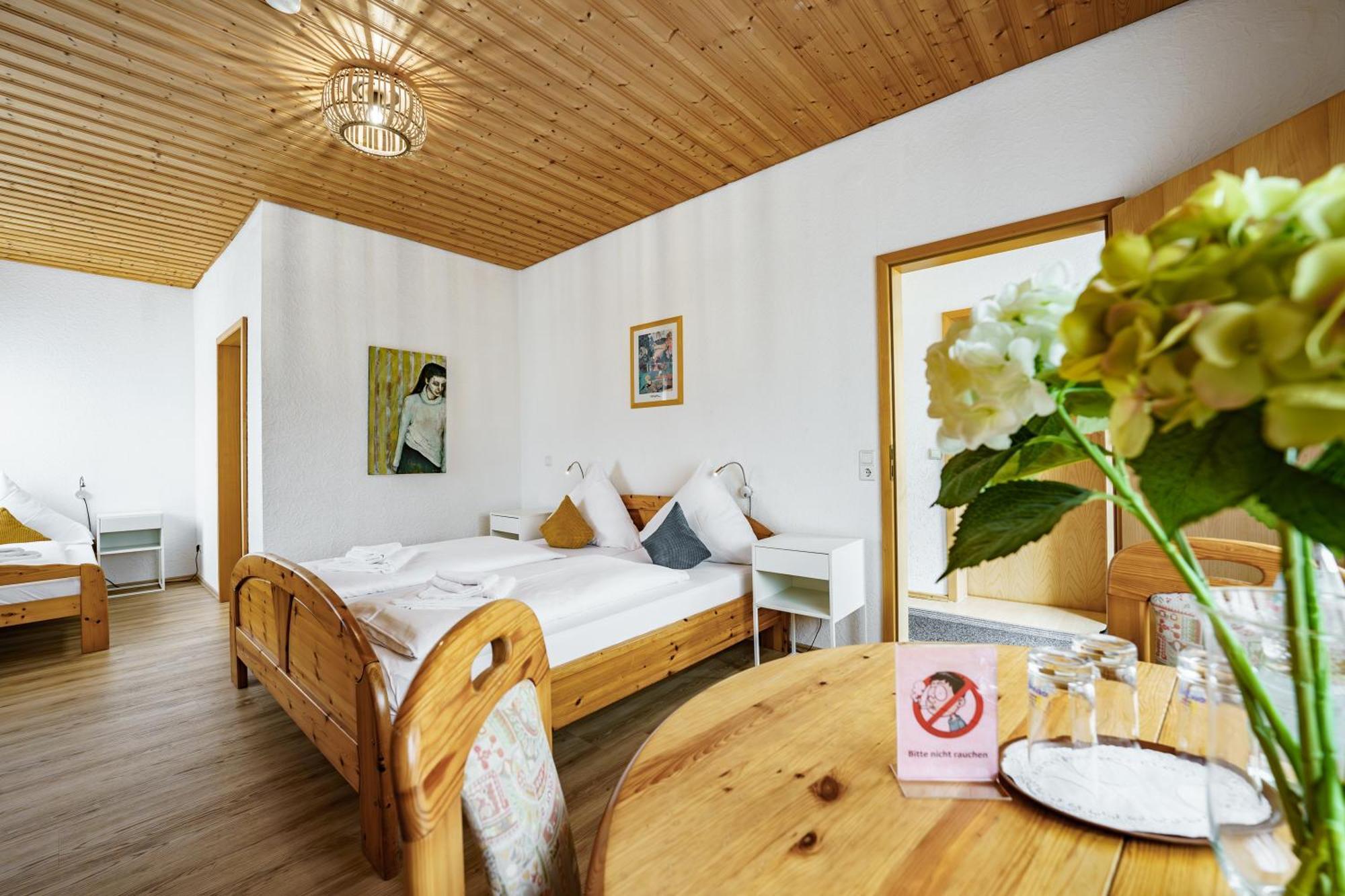 Landgasthof Ochsen Neresheim Bagian luar foto