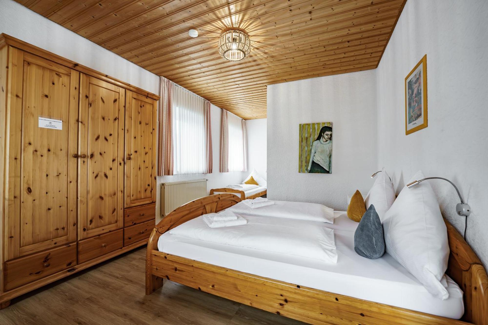 Landgasthof Ochsen Neresheim Bagian luar foto