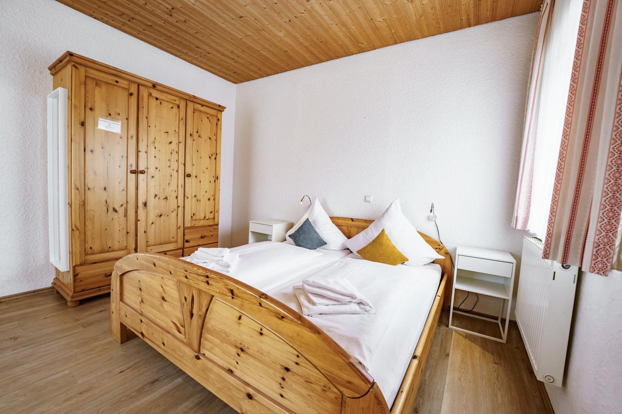 Landgasthof Ochsen Neresheim Bagian luar foto